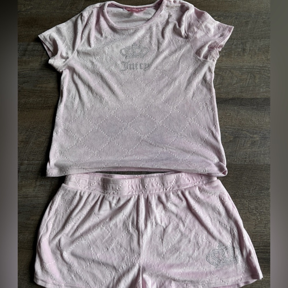 Juicy Couture Light Pink Short Sleeve Pajama Top with Rhinestone Crown Large